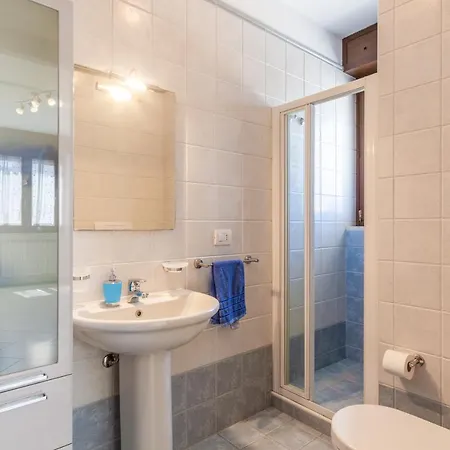 Roomy With Terrace & Parking Апартаменты *