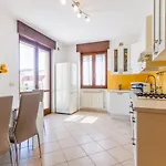 Guesthost - Roomy With Terrace & Parking *