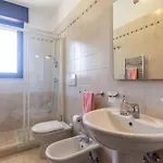 דירה Guesthost - Roomy With Terrace & Parking *