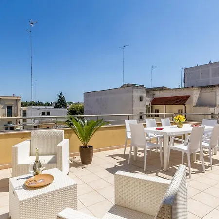 Apartment Roomy With Terrace & Parking *